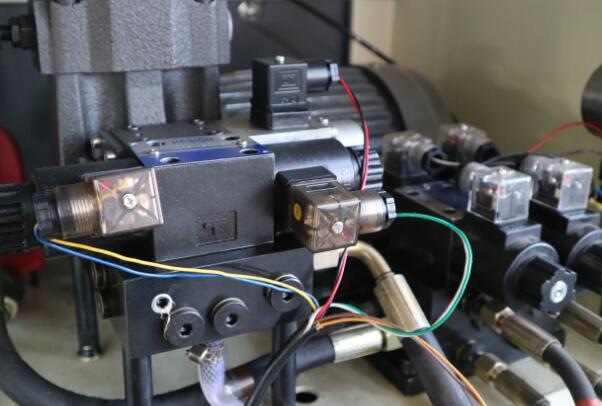 電液伺服萬能試驗(yàn)機(jī)伺服閥內(nèi)部結(jié)構(gòu) 電液伺服萬能試驗(yàn)機(jī)伺服閥內(nèi)部結(jié)構(gòu)